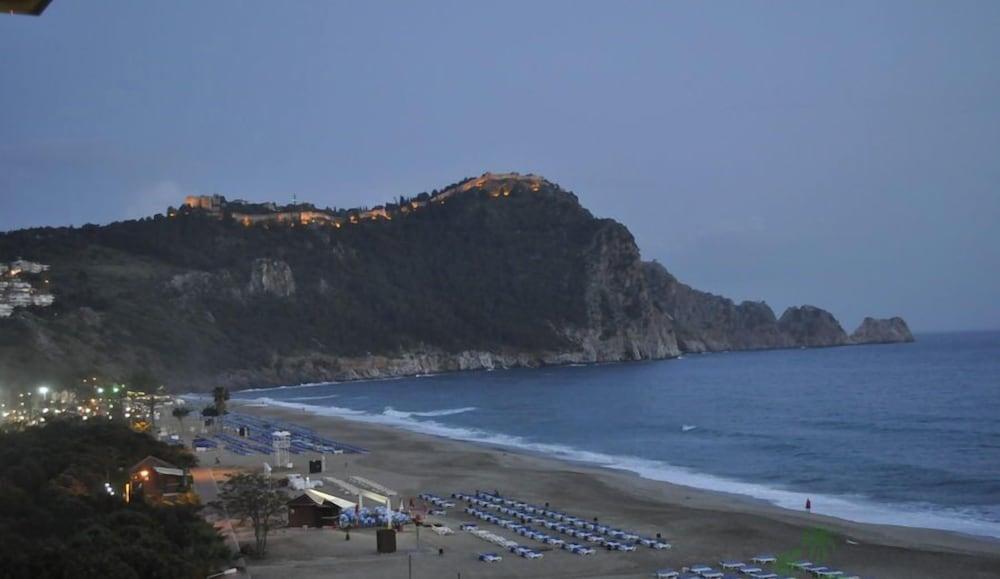 Azak Beach Hotel Алания Экстерьер фото